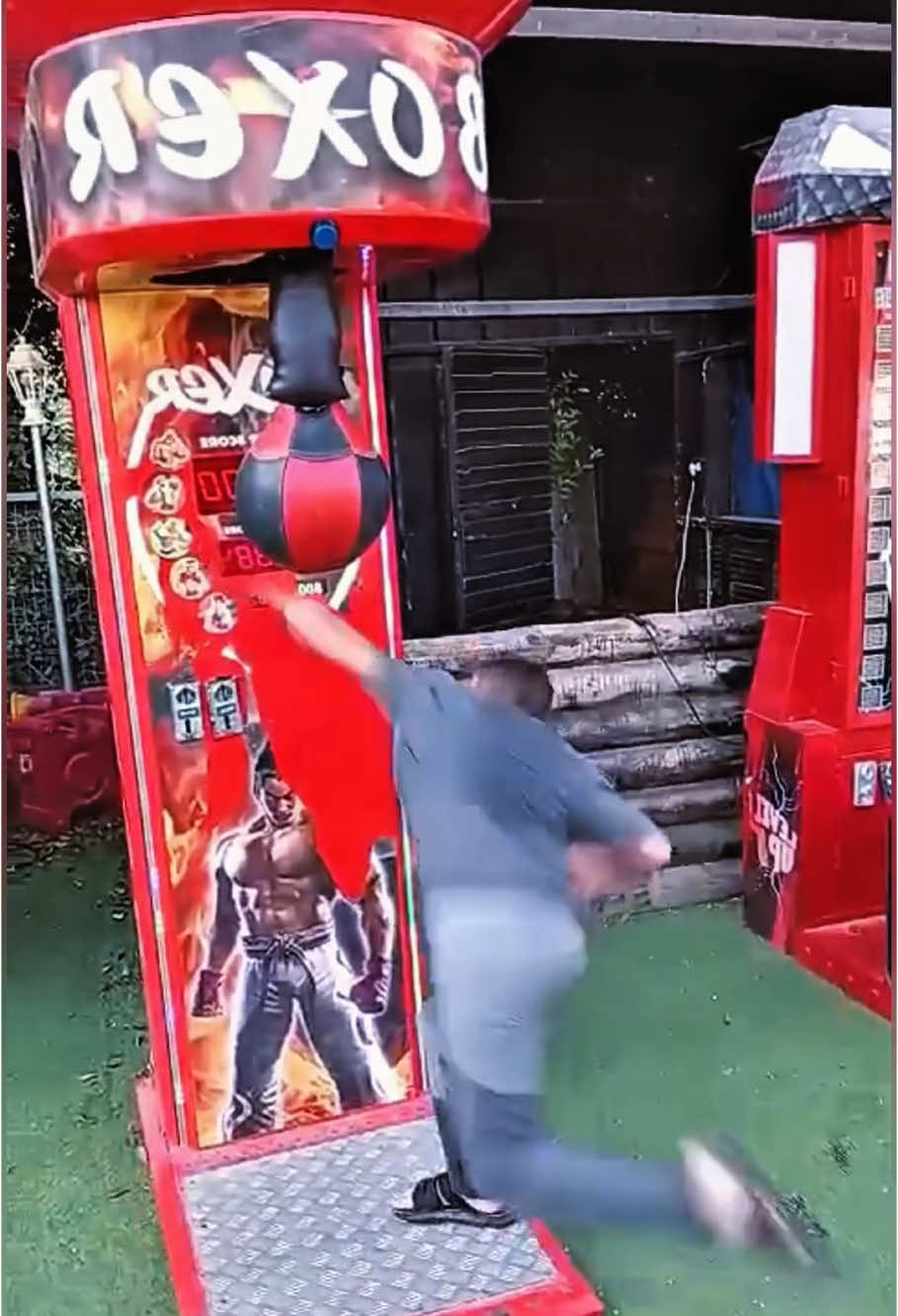 Funny boxing machine  #funnyvideos #usaus #funny #prank #fail 