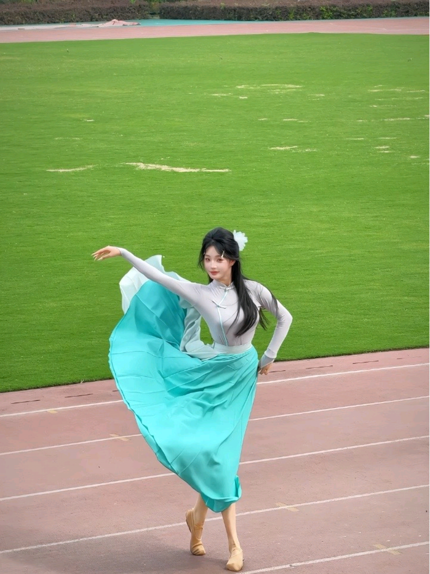 草原最美的花～#蒙古族舞蹈 #草原最美的花 #火红的萨日朗 #校园 
