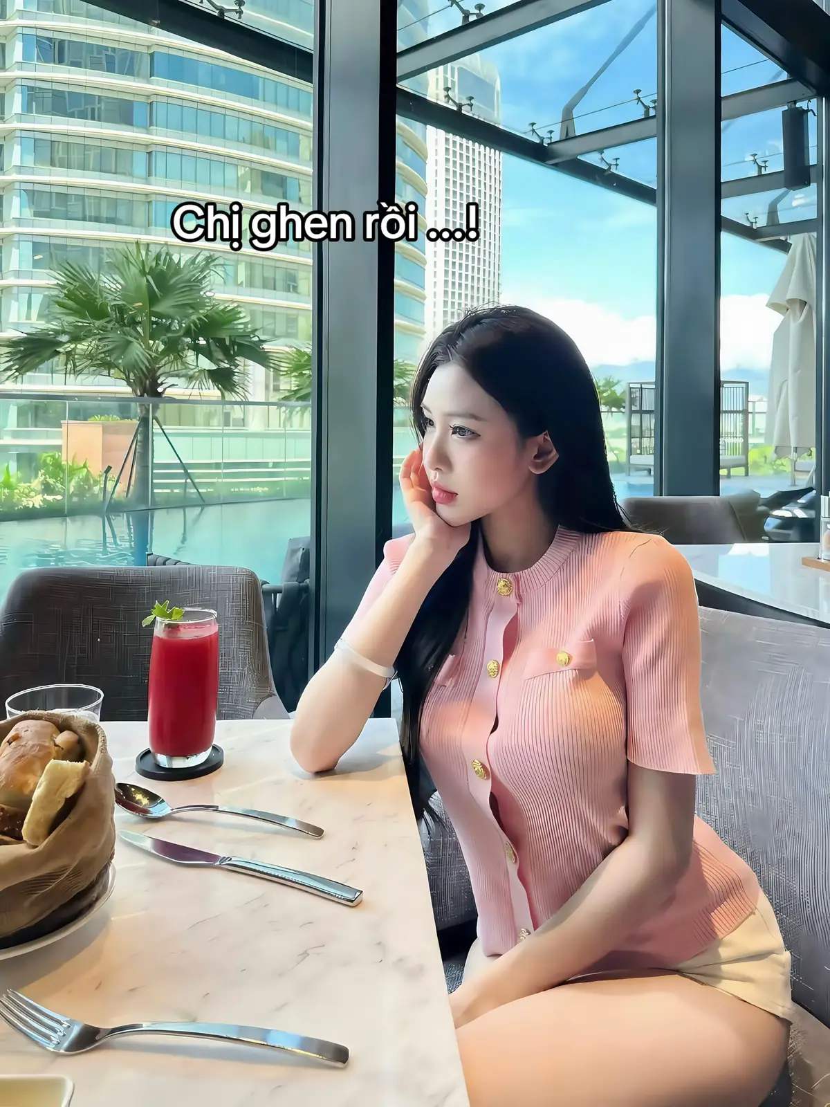 C xịt keo cứng cái họng luôn =))) #thanhhoacloset #phoidoxinh #xuhuongtiktok #uocduoclenxuhuong #nhachaymoingay 