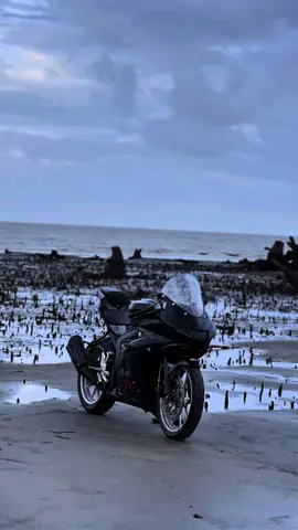 Akta bike caption bole jaw🖤❓#fby #foryou #foryoupage #viralvideo #gsxr @TikTok @TikTok Bangladesh @TikTok Treats Indonesia 