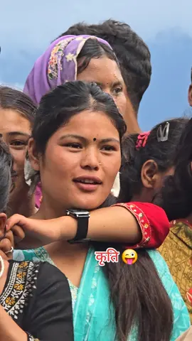 पहिलिबार देखा है😜😜#jajarkot_nepal🇳🇵 #karnali #fyp #govirul कसैलाई पिर पर्नगयमा सयाेग मात्र हुनेछ ।😂😂