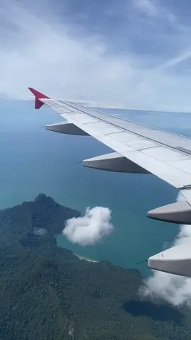 Hello kuching!! Kita jumpa lagi🥰Officially landed in the Cat City 🐱 ✈️ Bumi kenyalang, semoga penuh rezeki dan bahagia💖#sarawak #kuching 