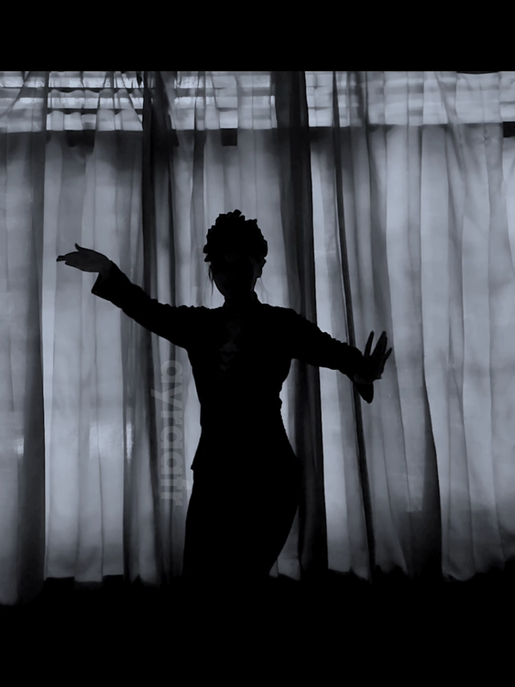 telat bgt ikut trend ini #lestari #tari #taritradisional 