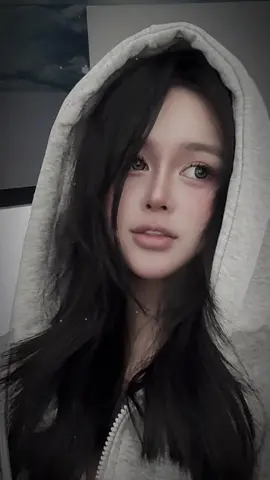 Mình thích makeup, ai chê đậm quá thì thôi, mình vẫn makeup và không gặp lại họ nữa hehe. Học hành cũng vậy, khi ai đó bảo bạn không làm được, thì đó là giới hạn về bạn trong đầu họ, không phải trong đầu bạn. #lunhocbai #fypシ゚ #xuhuong #hoccungtiktok #thinhhanh 