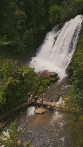 น้ำตกผาดอกเสี้ยว สวยมาก บรรยากาศดีสุดๆ ##น้ำตกผาดอกเสี้ยว##ดอนอินทนนท์##น้ำตก##เชียงใหม่