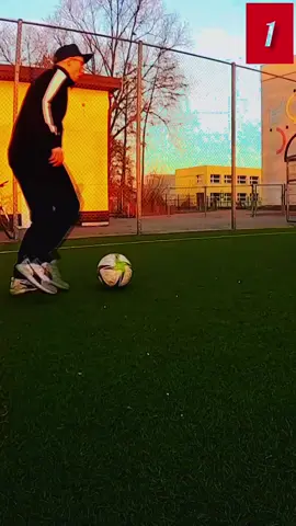 Try this orginal move 👀😱 ##trenerdryblingu #football #skills #mekkastreet #football 