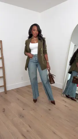 A classic outfit always wins 😍 #Outfitinspiration #fashionstyle #outfit #outfitideas #autumn       