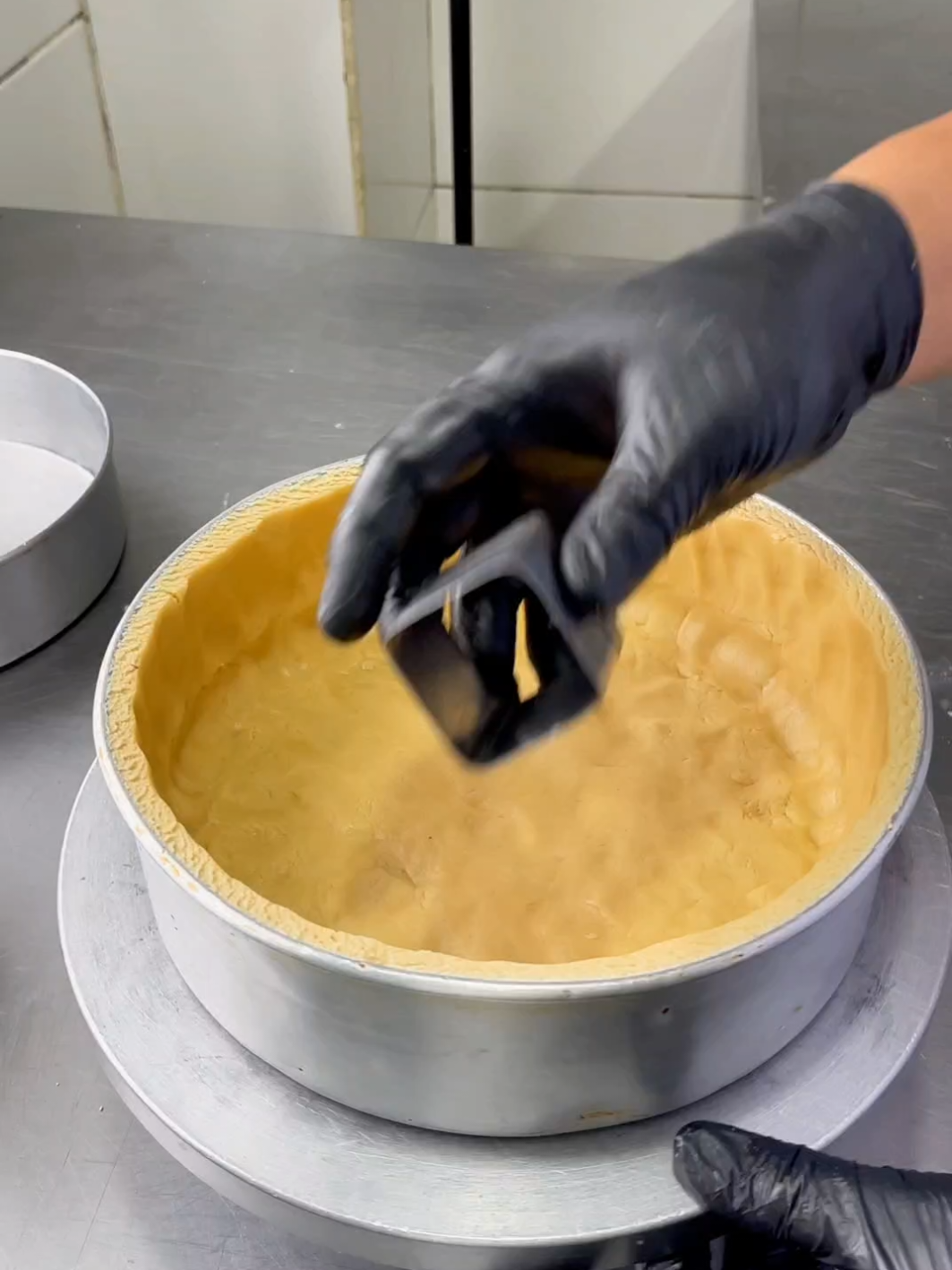 Respondendo a @mari.sandes1  casquinha da torta de limão  #dica #receita #confeitaria #culinaria #torta 