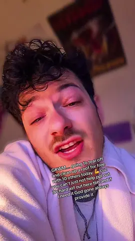 Gonna be the fastest roof job ever (I’m only getting on it cuz it’s a ranch 😂)