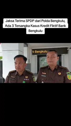 Penyidik Tindak Pidana Khusus (Pidsus) Kejaksaan Tinggi (Kejati) Bengkulu menerima Surat Perintah Dimulainya Penyidikan (SPDP) baru dari penyidik Subdit Tipidkor Ditreskrimsus Polda Bengkulu terkait kasus kredit fiktif Bank Bengkulu uni Topos, Kabupaten Lebong.  Dikatakan oleh Kasi Penuntutan Kejati Bengkulu, Arief Wirawan SH, MH, didampingi Plh Kasi Penkum Deni Agustian SH, MH, didalam SPDP yang mereka terima terdapat 3 orang nama tersangka, berinisial FP, DS dan TWS. Kemaren kita terima SPDP tindak lanjut dari SPDP pertama. Kita menerima 3 SPDP, sudah ada nama-nama tersangkanya. Untuk SPDP dengan nomor 51 dengan tersangka inisial CW, yang ke-2 SPDP nomor 52 dengan inisial tersangka DS dan yang ke-3 dengan inisial FP,
