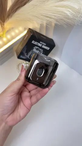 Máy cạo râu nhỏ gọn tiện lợi cho các anh trai mang đi du lịch, đi làm hay đi chơi đều tiện #enchen #maycaorau #maycaoraumini #maycaoraudanang #linhthone