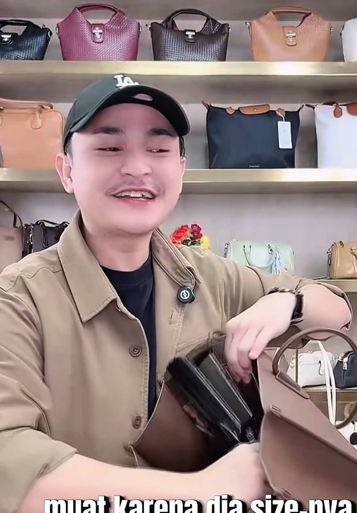 TAS  . . . . . #Fyp #fypシ゚viral #viral #fashion #tas 