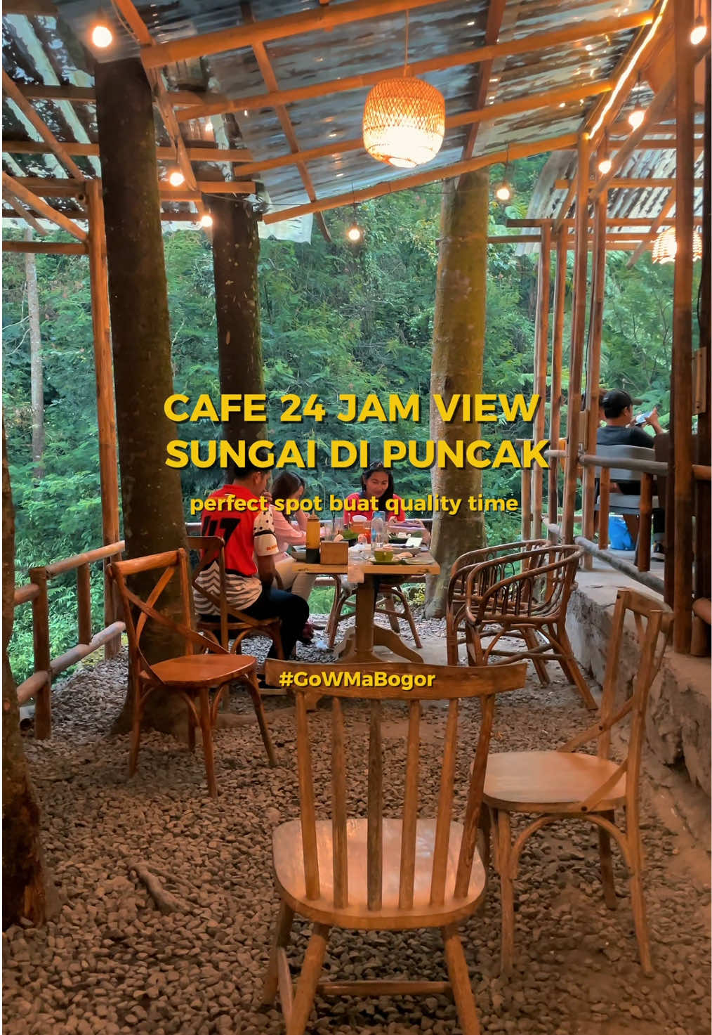 Tempat ngopi di Puncak yang lokasinya di tengah hutan dan buka 24 jam ☕️🍃 Cocok banget buat: 🍃 Me-time & Family time 🍃Quality time bareng pasangan 🍃Nongkrong santai bareng teman Kalian udah kesini? 📍Kembali Ke Alam, Citamiang, Puncak Cisarua, Bogor  - #GoWMaBogor #kembalikealam #explorebogor #puncakbogor #cafebogor 