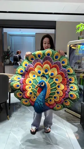 Thảm Tròn Con Công 3D Cao Cấp - Mịn Lì, Chống Trượt, Decor phòng khách sang chảnh #thamtronbali #thamconcong #thamlauchan #thamlauchansieutham #thamconcongdecor 