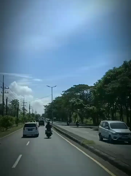 Semua orang bisa bertahan tapi tidak setiap orang siap terluka. #waktuyangsalah #fiersabesari #lirik #foryou 