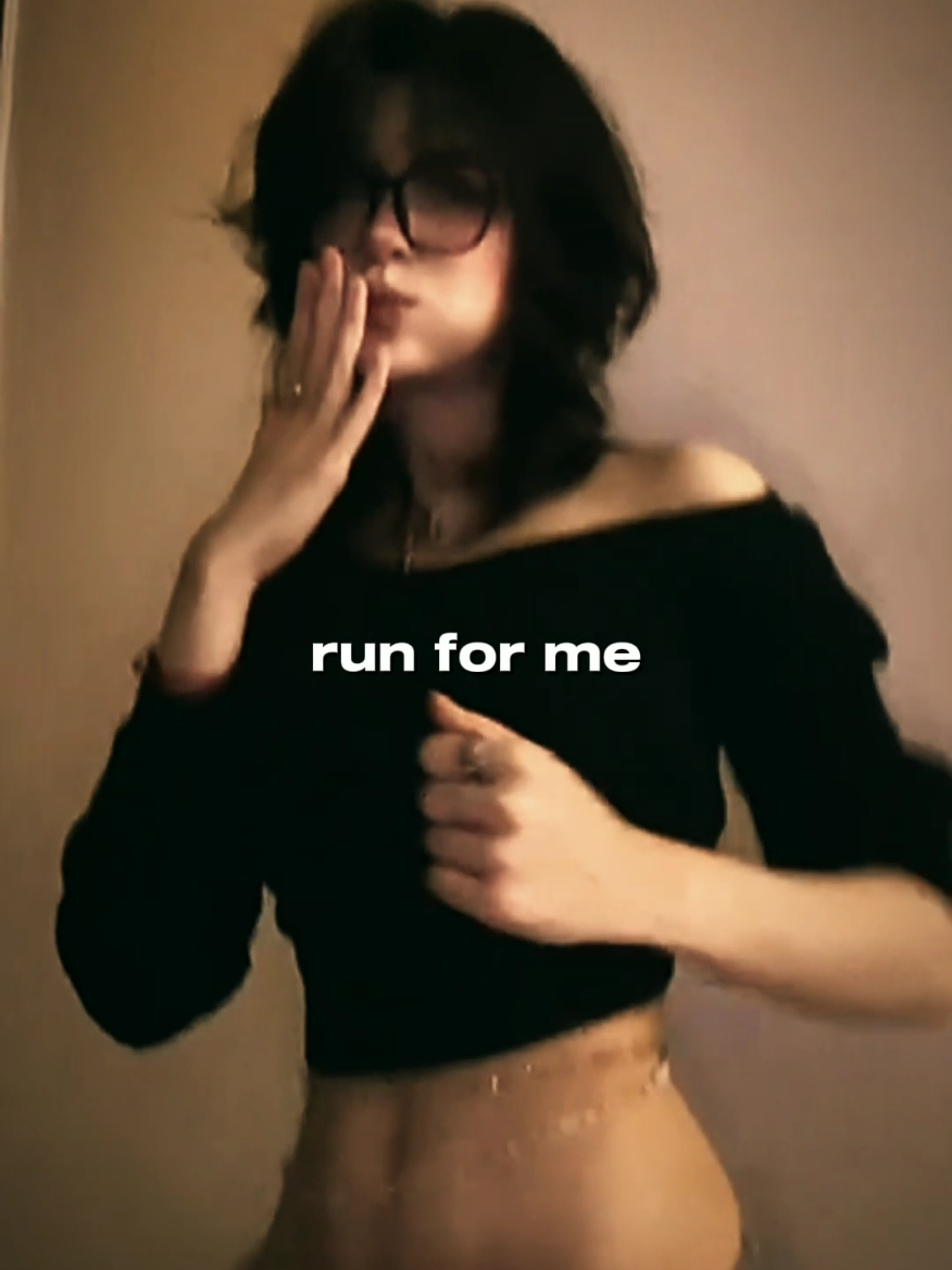 idk why im getting obsses by this one 👀 @1dlerosie  #shorthair #prettygirl #1dlerosie #roselew1s #shorthairgirls 