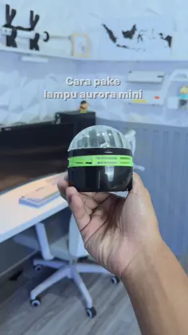 Membalas @syawin cara pake lampu aurora cukup mudah bukan 👀  #lampuaurora #lampuproyektorlangit #lampuproyektoraurora #aurora #lampuauroramini 