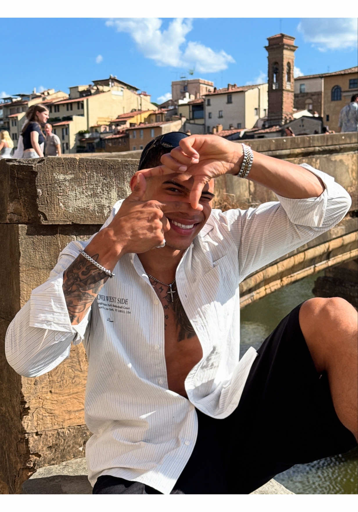 Easy morning process  Products : Face wash- @chanel.beauty  Moisturizer- @Tatcha US  Strips- @Crest  #grwm #fyp #skincare #morningroutine 