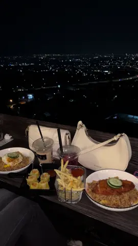 citylight semarang secandu itu😍#semarangstory#citylightsemarang#kairoscoffee#fyp 