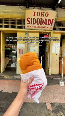 Roti legend Bandung yg masih konsisten jualan sampai sekarang, gaya vintage nya juga masih sama cocok buat yg mau nostalgia sm rasanya😄 #rotisidodadi #kulinerbandung  #foodiefinder #fyp 