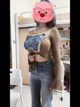 后面的室友说 你这身材放在整个女生宿舍都相当炸裂#女大学生 #清纯甜美 #学生时代 #完美身材