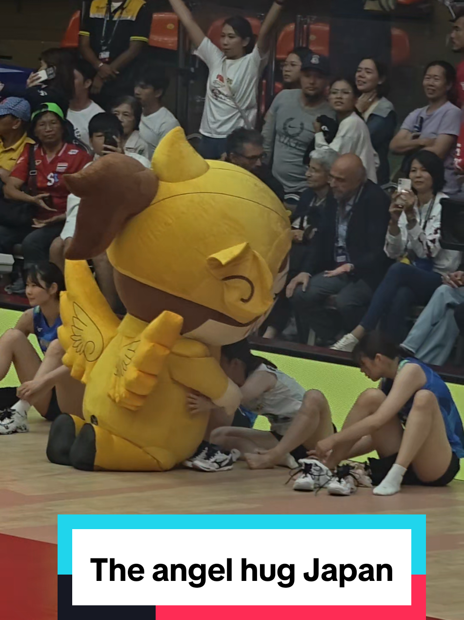 • กอดนี้ตัวแทนคนไทยที่เชียร์ญี่ปุ่น 🫂🇯🇵 🗓️ 6 กันยายน 2025 #fypシ゚viral #wwch2025 #volleyballworld #theangels #thailand 
