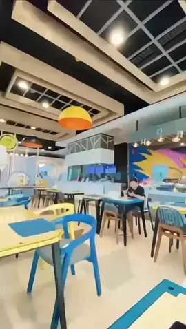 Yello hotel, hotel paling instagramble😍 Bookingnya lewat tiktok lebih murah dan hemar ya🫶 lokasinya sudah aku tag di video ini  #jelajahhotelakhirpekan #jambi #jambipride #yellohotel #staycation 