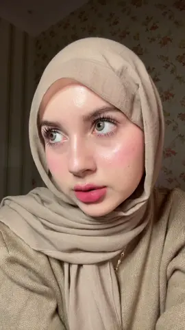 suka bgt sm mascaranya 🫰🏼