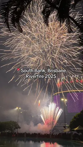 10x better than NYE? 😭 #brisbane #southbank #riverfire #fireworks #foryou 
