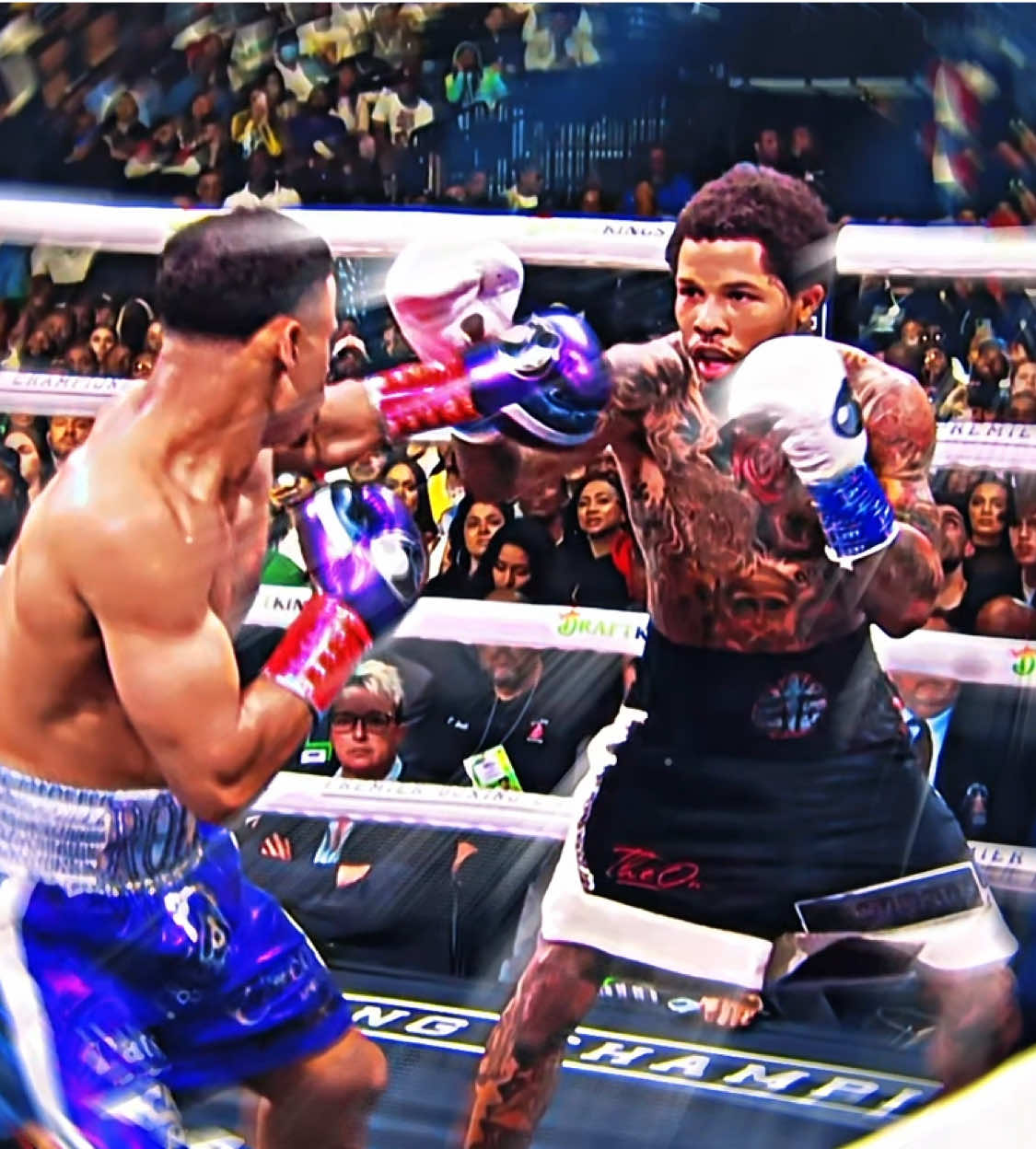 Wait for it..😳🥊 #boxing #gervontadavis #tankdavis #knockout #rollyromero 