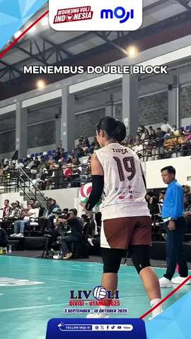 Lolos dari hadangan 2 blocker Saksikan pertandingan seru berbagai tim dalam Livoli Divisi Utama 2025 mulai 3 September sampai 19 Oktober #mojisports #mojisijagovoli #livoli2025 #livolidivisiutama #voliindonesia