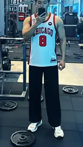 Chicago Singlet Gym 🔥 #GymTok #outfits #singletgym #chicagostylist #foryou 