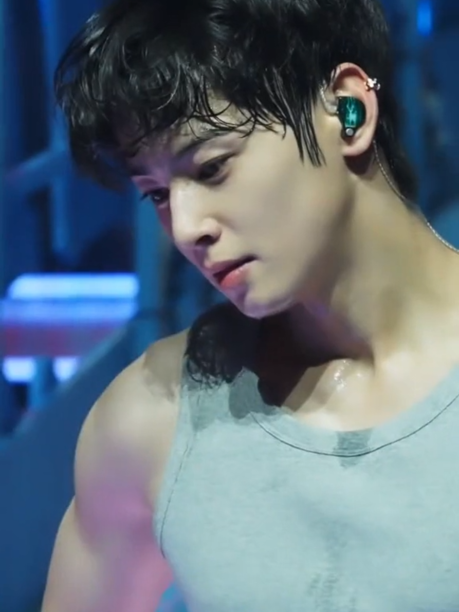 idol eunwoo dance 🥵🔥 #chaeunwoo #fyp 
