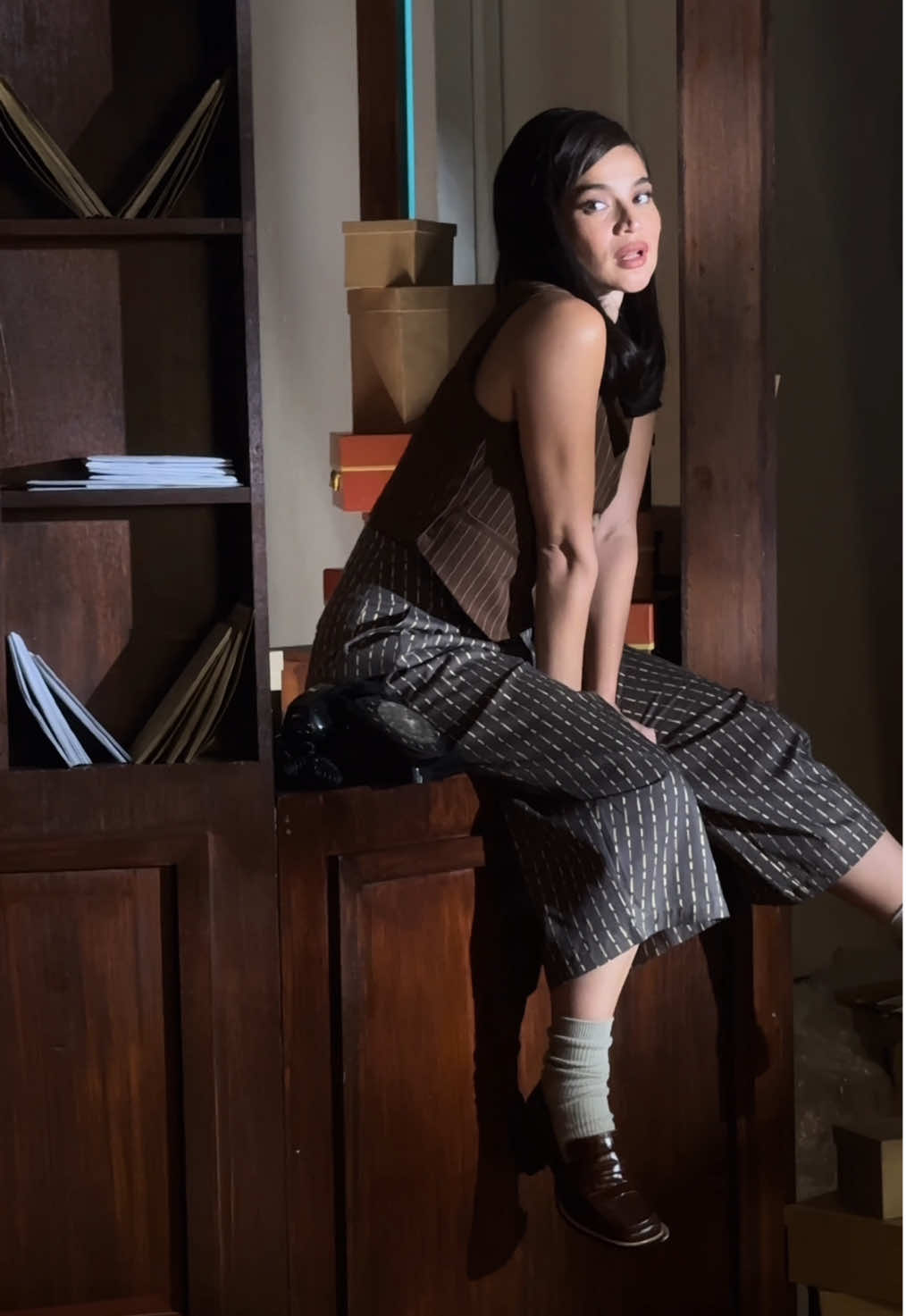 Backstage with @Anne Curtis on set 💌🚪 #plainsandprints #fyp #bts 