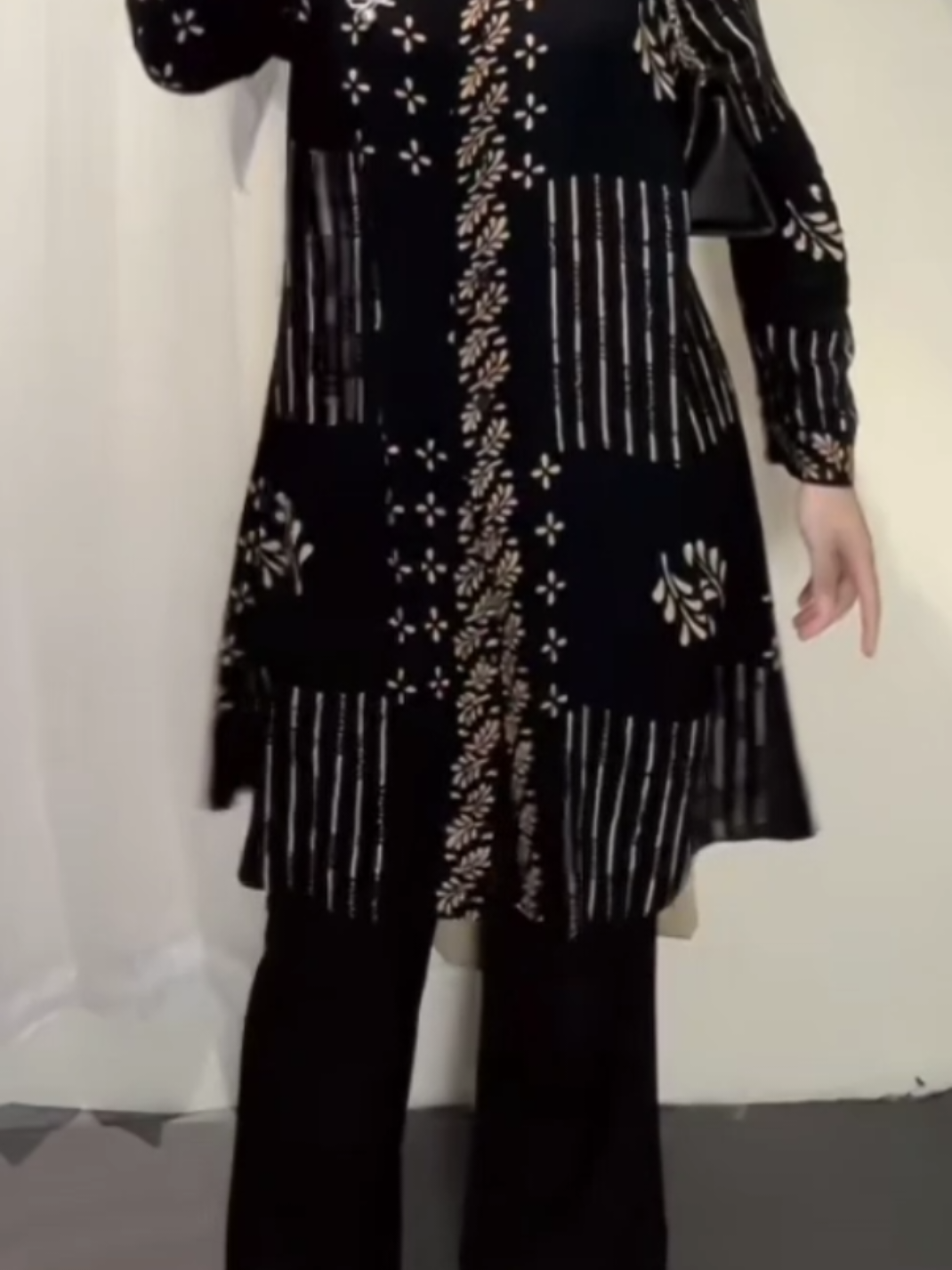 TUNIK NAFISAH MODEL KERAH KEMEJA OVERSIZE, JUMBO LD 110,120,130 BAHAN RAYON TEBAL. Tunik Muslimah Cantik. Atasan Wanita #bajumuslimah #setelanwanita #bajuwanita #tunik #ootdfashion 