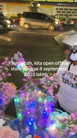 lokasi di jalan terusan lapas way huwi, itera📍udah tau kan? cusss ajak teman/ayang kalian buat mampirr. mampir sendiri juga gapapa kokk🤭 nanti mimin kasih bunga gratiss buat yang dateng ke toko kitaa hari petamaa🤍 #freshflowers #infolampung #fypシ゚ #bouqetmurah 