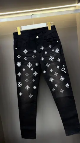 Quần này có áo để phối trong giỏ hàng nha kháchh êu🥰🫶🏿🫶🏿#mensweartop #tik #quanjeannam 