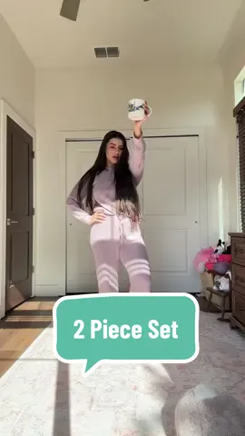 Happy Saturday!!🦄 #twopieceset #fallfashion #dealsforyoudays #tiktokshopcreatorpicks 