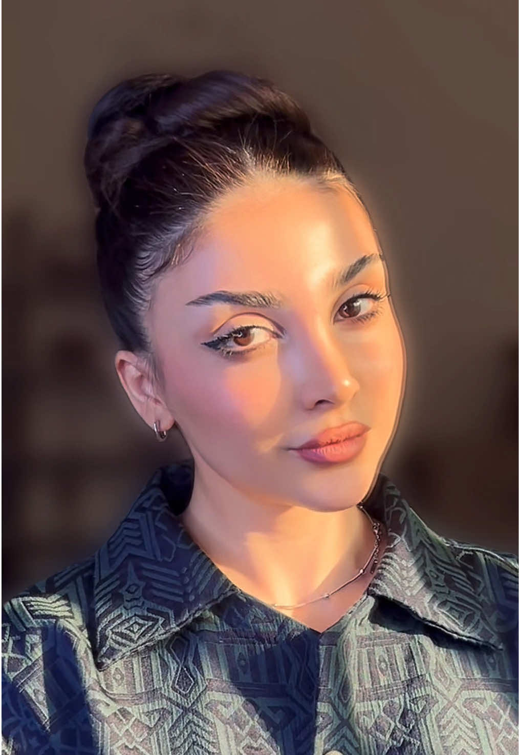 ه همین راحتی مدل مو بسته داری😍🤌🏼   سشوار از قبل استایل کردن مو و اسپری فیکس برای هر مرحله هم لازمه😍 #مدلمو#دخترونه#مدل_مو#خودآرایی