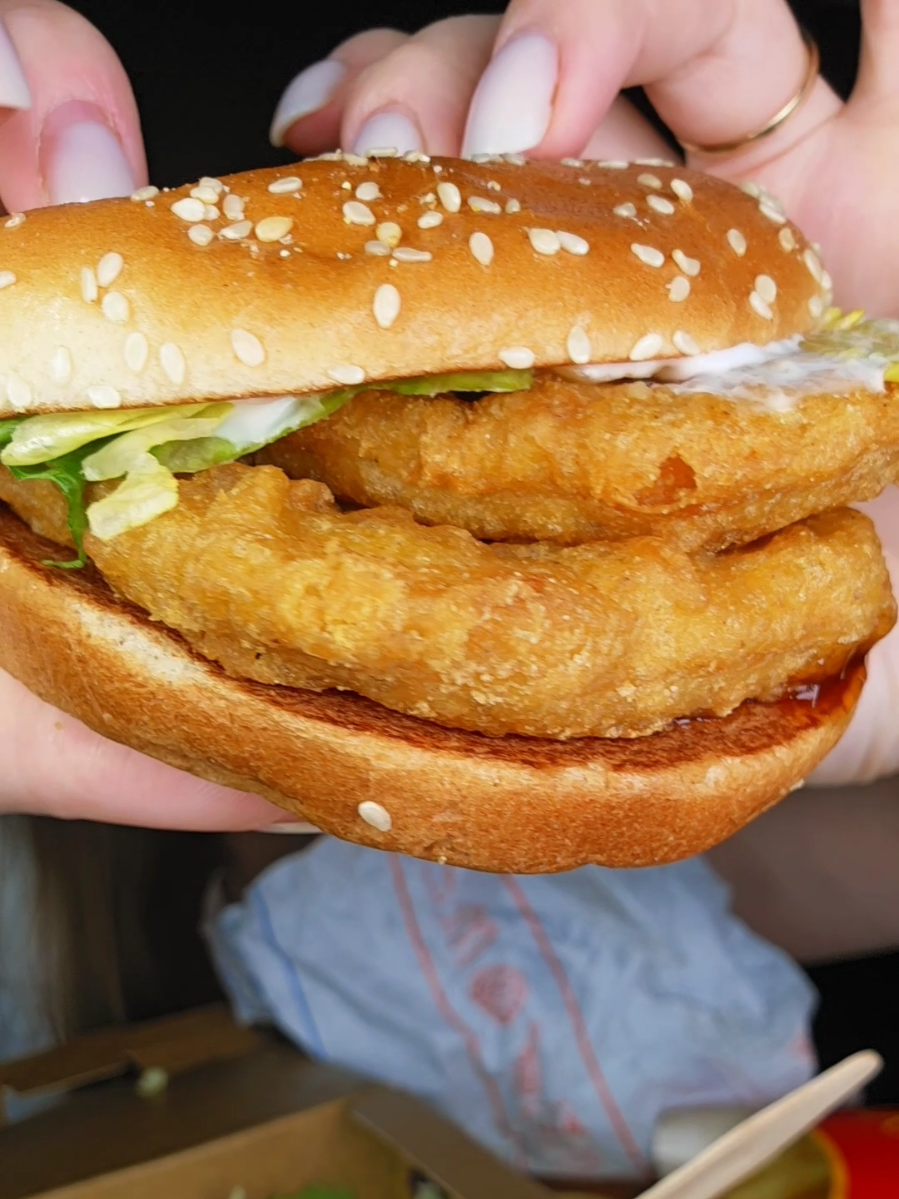 New Chicken Samurail & CBO Smoky Sauce #mcdonaldsccsing #fastfoodlife #eatwithme #burger #mukbangeatingshow 