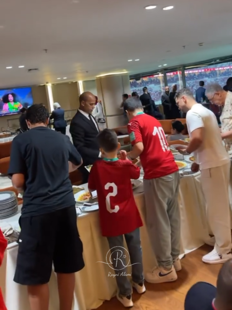 شكون عرف الثمن ديال هنا في التيران  اللي جاوب على الثمن على حسابي تيكيتا  وحده  #rabat_agdal #الرباط_عاصمة_الأنوار #الرباط_المغرب #raynialami #rabatagdal 
