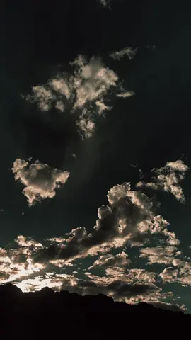 اور تم میرے زخموں پر مرہم کی طرح لگتے ہو✨🖤