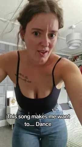 This song makes me want to.... dance 💃 #fyp #saturday #dancin #goodvibes #viralvideos 