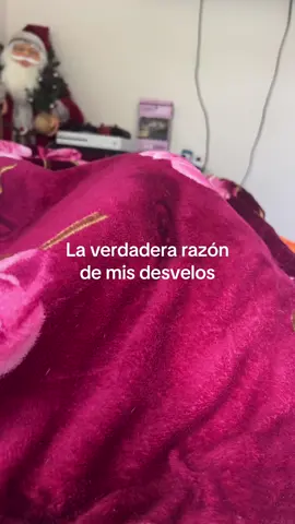 Ellos cambian tus noches, pero también tu vida .  Regálame un ❤️ , comparte y comenta si tú también tienes desvelos como el mío .       #DogMom #VidaConPerros #DogLovers #Mascotas #HumorPerros  