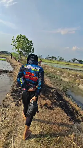 Ch Lorr an #drivertraktormadiunutara #teamowarowor #teamngiwomadang #petaniindonesia🇮🇩🇮🇩🇮🇩🌿🌿 