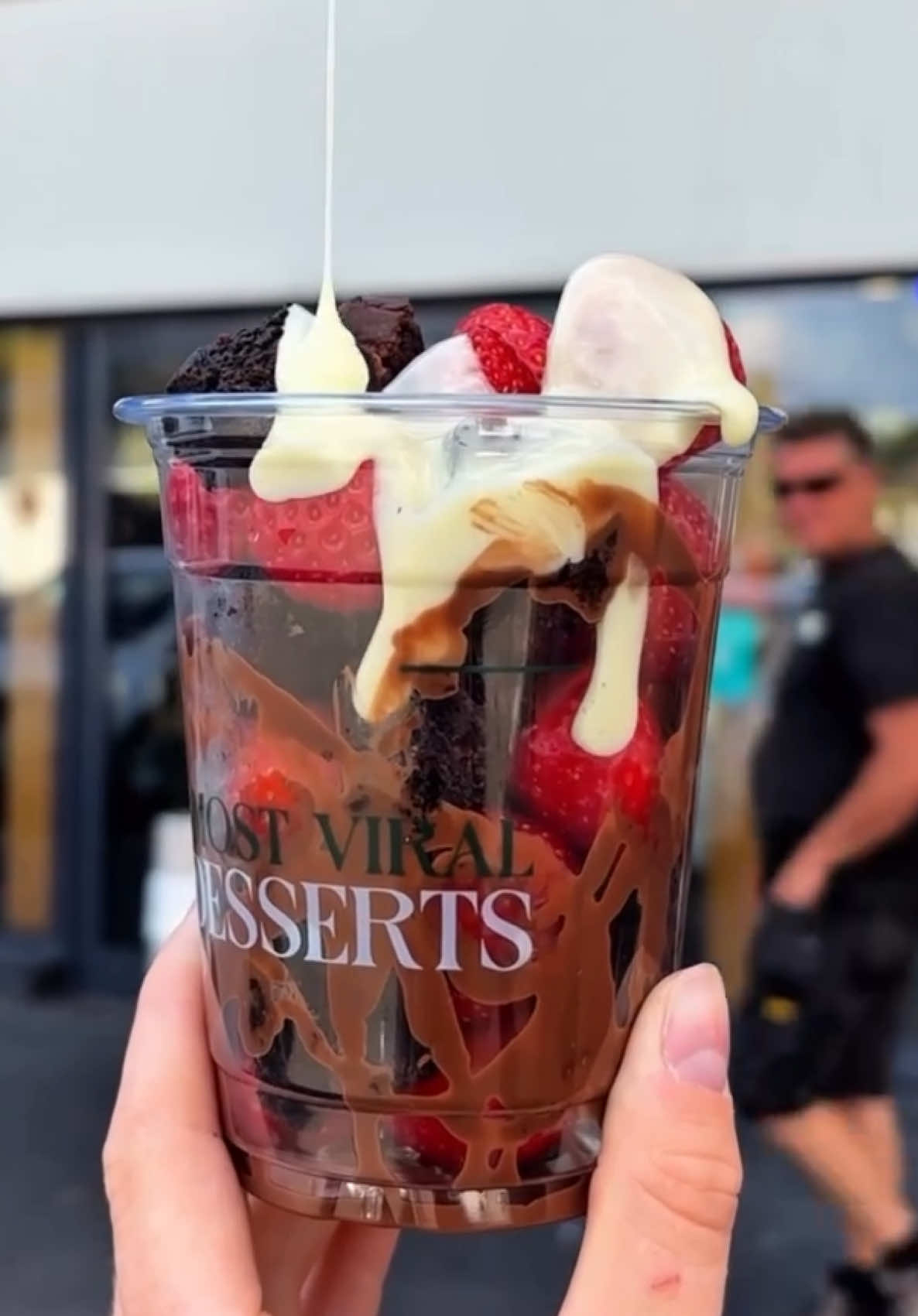 Not just a treat… the best sweet treat 😍🍓🍫 #chocolatecoveredstrawberries #chocolatelover #chocolatestrawberries 