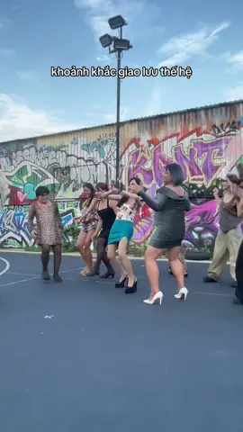 típ tục stream “RƯỚC” nhiệt tình để ủng hộ cho Quanh nhó 🥵