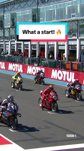 What a Race 1 start! 🚀 Toprak Razgatlioglu snatches the holeshot and Alex Lowes storms into P2 🔥 #FrenchWorldSBK 🇫🇷 #WorldSBK #motorcycle #Motorsport #racing #sportsontiktok