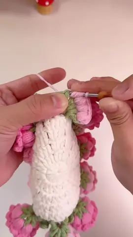 making flower cup coaster with me #crochet #crochetpattern #crochettiktok #crochetersoftiktok #crochettutorial 