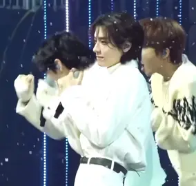 화이트 이한은 정말 뭘 까… 예쁘고 잘생기고 포근하고… #boynextdoor #Leehan #fyp #추천 